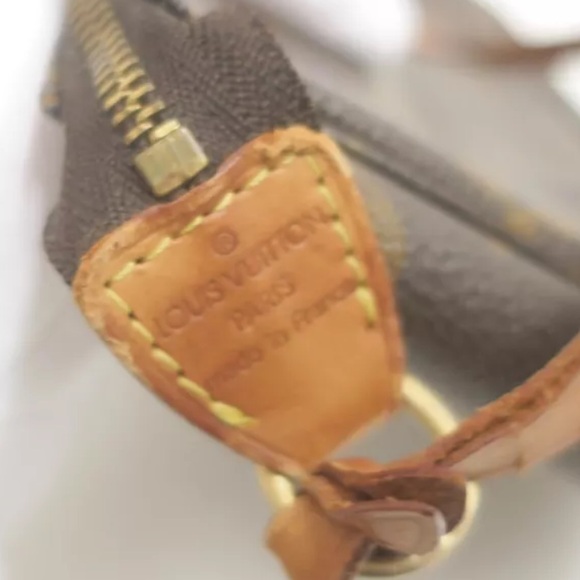 LOUIS VUITTON MONOGRAM POCHETTE BAG - Picture 9 of 14